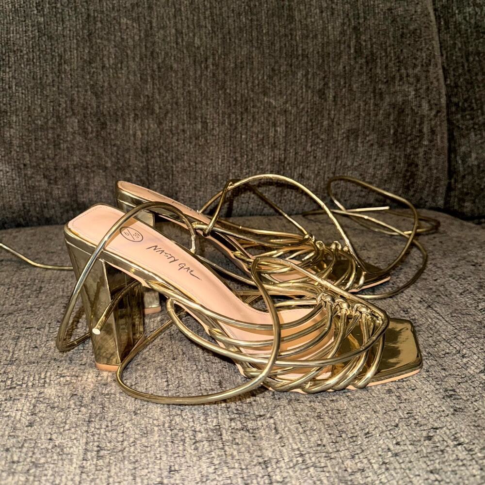Nasty Gal‎ Gold Strappy Lace-Up Heels Women's 6 Metallic Square Toe Sandals